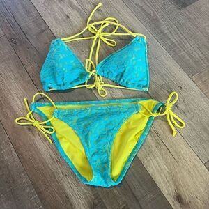 Victoria’s Secret 2 pc swimsuit top size L bottom size S